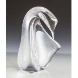 Glasfigur "Schwan", Daum, Frankreich, Kristallglas, unten mit Ritzsignatur. H. ca. 17,5cm.- - -21.00