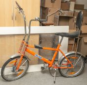 Bonanza-Fahrrad, Kinderfahrrad (1970er Jahre), Rahmen in Orange, bez. "Tritop", ModellHi-Ten 1020,