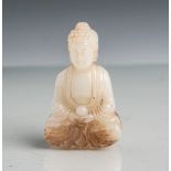 Schnitzarbeit aus Jade (China), Po Sang Buddha im Lotussitz, H. ca. 6 cm. Altersgem.Zustand.- - -