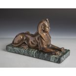 Unbekannter Künstler (Frankreich, wohl Mitte 19. Jahrhundert), Sphinx, Bronze, auf