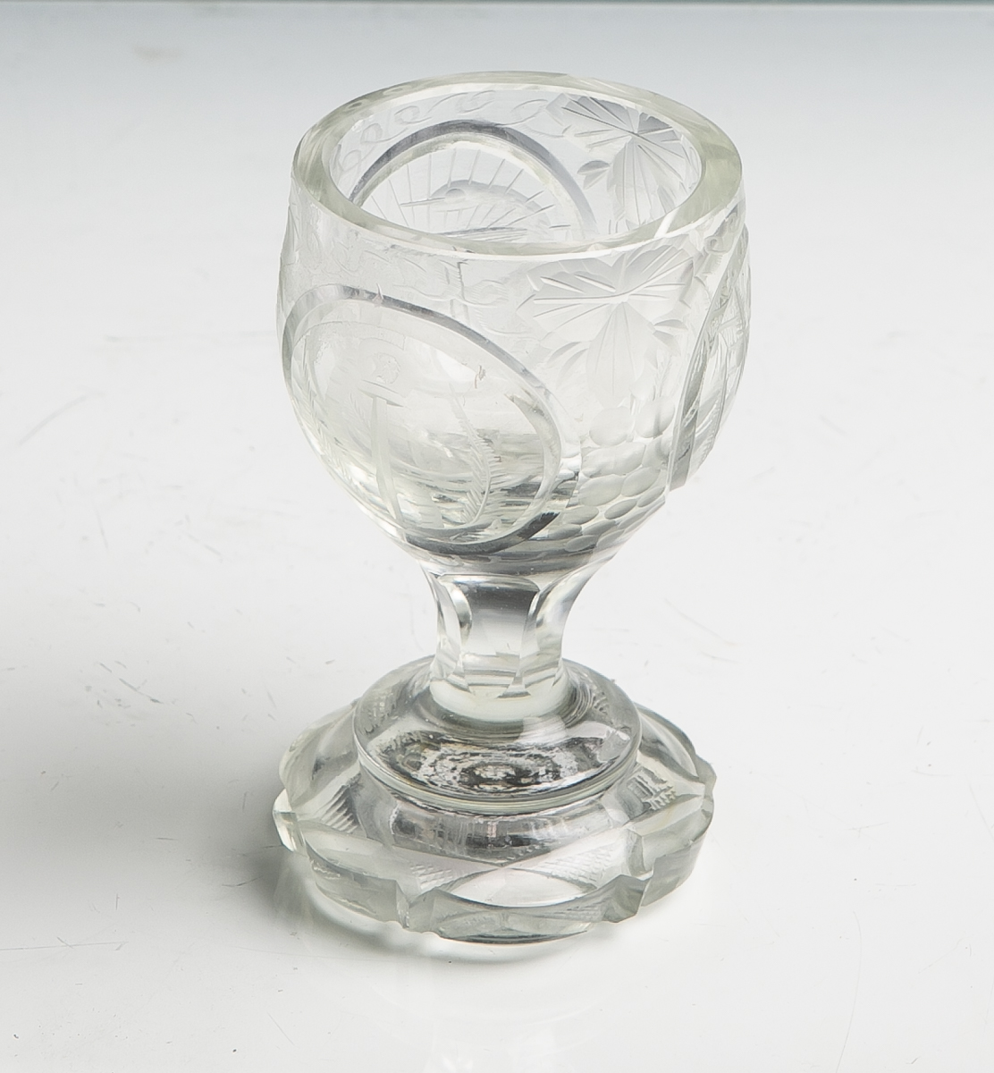 Logen- bzw. Freimaurerglas (wohl Deutschland, 2. Hälfte 19. Jahrhundert), farblosesdurchwandiges