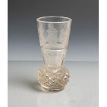 Logenglas od. Freimaurerglas (20. Jahrhundert), farbloses dickwandiges Glas m. Schnitt- u.