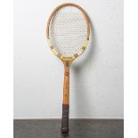 Tennisschläger "Kingswell", Modell "Pinguin" / heavy, laminierte Konstruktion, L. ca. 69cm.