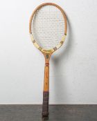 Tennisschläger "Kingswell", Modell "Pinguin" / heavy, laminierte Konstruktion, L. ca. 69cm.