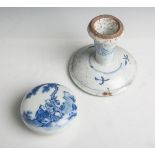 Schreibset (China, Ende 19./Anfang 20. Jahrhundert), Porzellan, weißglasiert m. blauerBemalung,