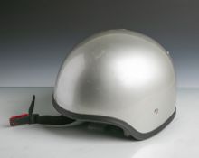 Silberner alter Motorradhelm (Hersteller unbekannt, neuzeitlich), innen gepolstert.Gebrauchsspuren.-