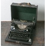 Schreibmaschine, Herst. Mercedes, Mod. "Superba", guter orig. Zustand, wohl 1930er Jahre,in orig.