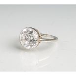 Solitairring 750 WG / GG, Handarbeit, besetzt m. 1 Diamant im Altschliff von ca. 6.00 ct.im hohen