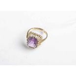 Damenring 585 GG (wohl 1950/60er Jahre), besetzt m. 1 Amethyst in Violett (ca. 14 x 11mm),