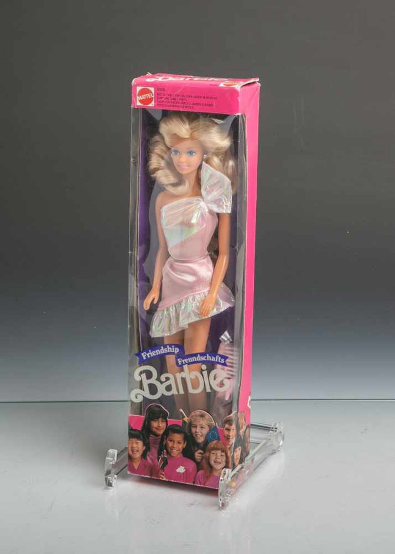 Barbie-Puppe "Freundschaft" (Mattel, 1990), deutsche Ausgabe, bekannt als "Wall Barbie"(Fall der