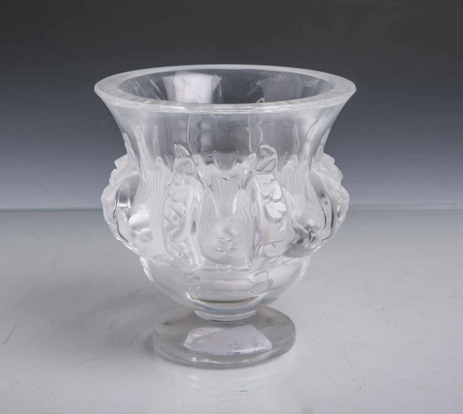 Glasschale (Frankreich, wohl 20. Jahrhundert), klares Glas, umlaufendes Muster m.Blumenranken u.