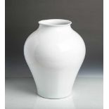 Vase (Hutschenreuther, grüne Unterbodenmarke, 1970er Jahre), Weißporzellan, bauchige Form,Dm. (