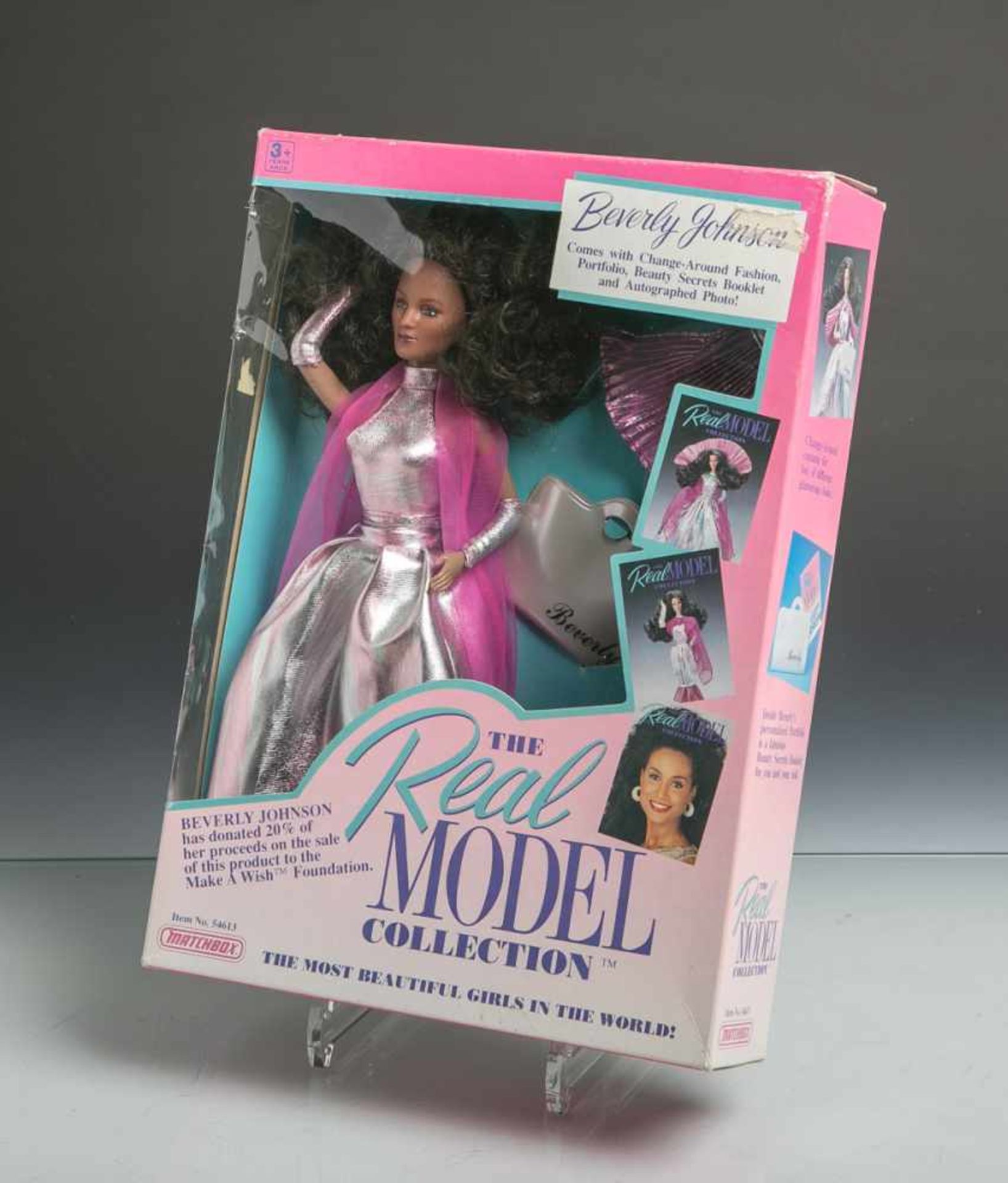 Nachfolgend Sammlung zahlreicher Barbie-Puppen (1940-1990er Jahre), Modelpuppe "BeverlyJohnson" (