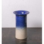 Vase (Altstätten, Allgäuer Keramik), zylindrische Form m. ausgestelltem Rand, obere Hälfteblau