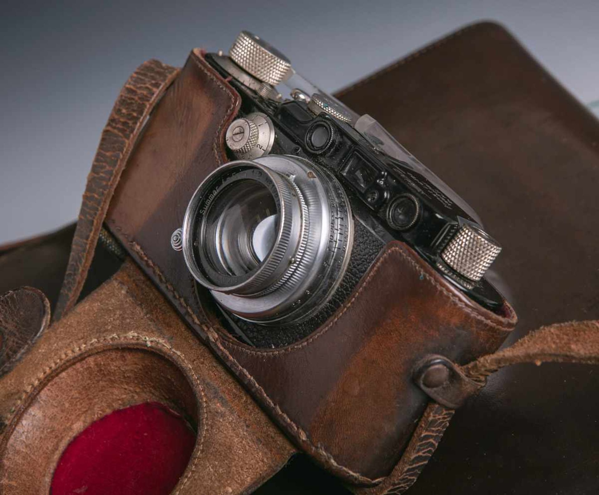 Leitz Leica-Kamera III Modell. F, black Nickel, Nr. 124475, mit Objektiv Sommar f=5 cm,1:2, in - Bild 3 aus 3