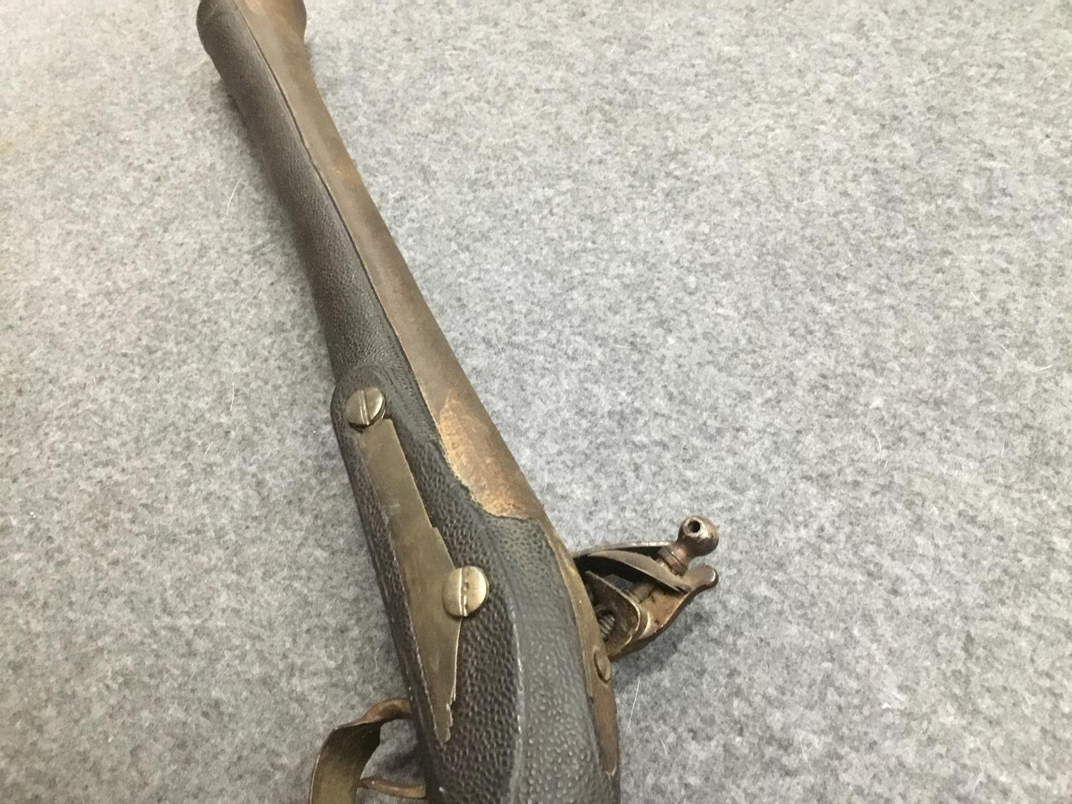 A small decorative Continental Blunderbuss Flintlock pistol with cast barrel and shagreen stock. - Image 3 of 8