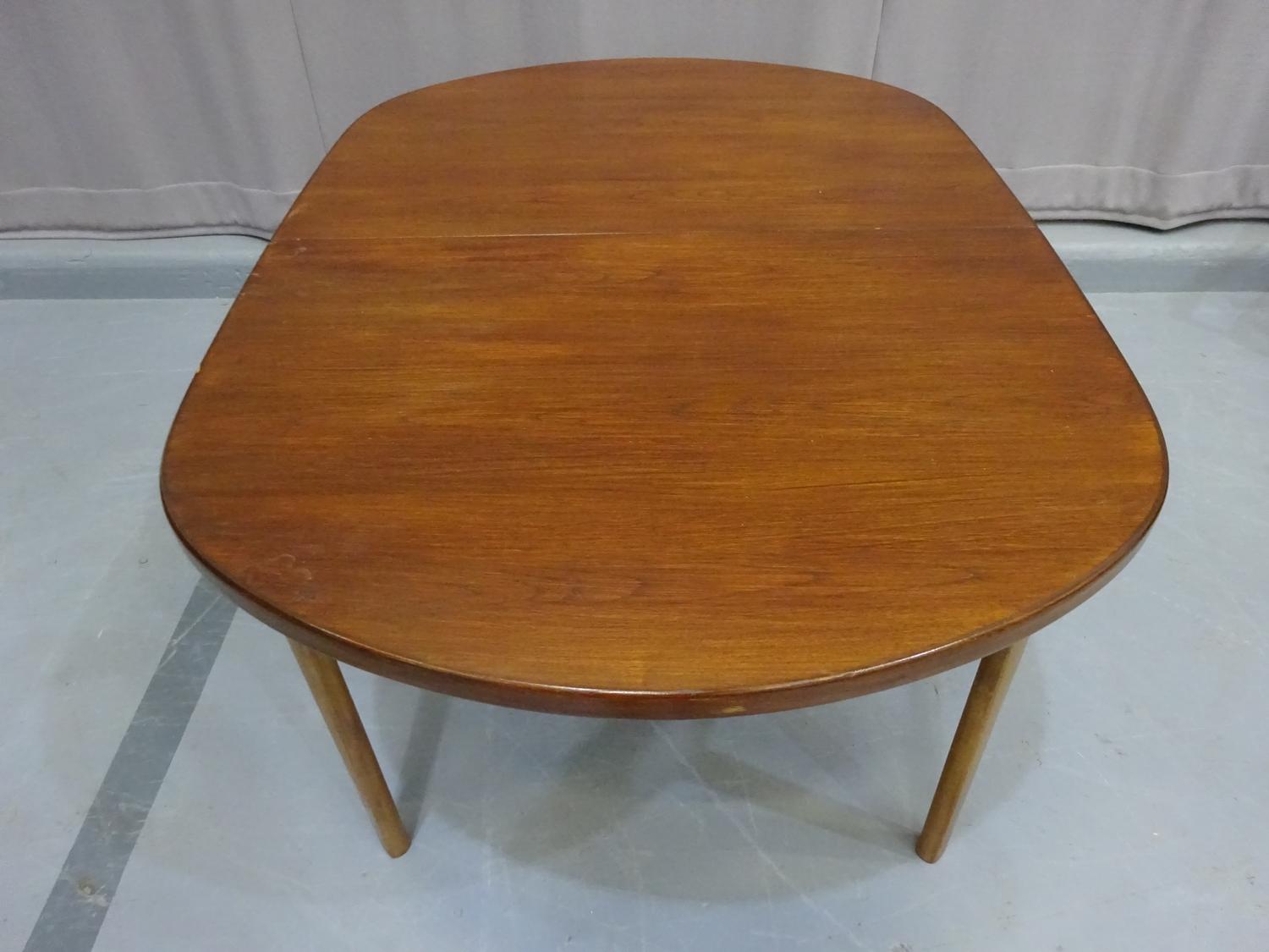 Dark oval table - Image 6 of 6