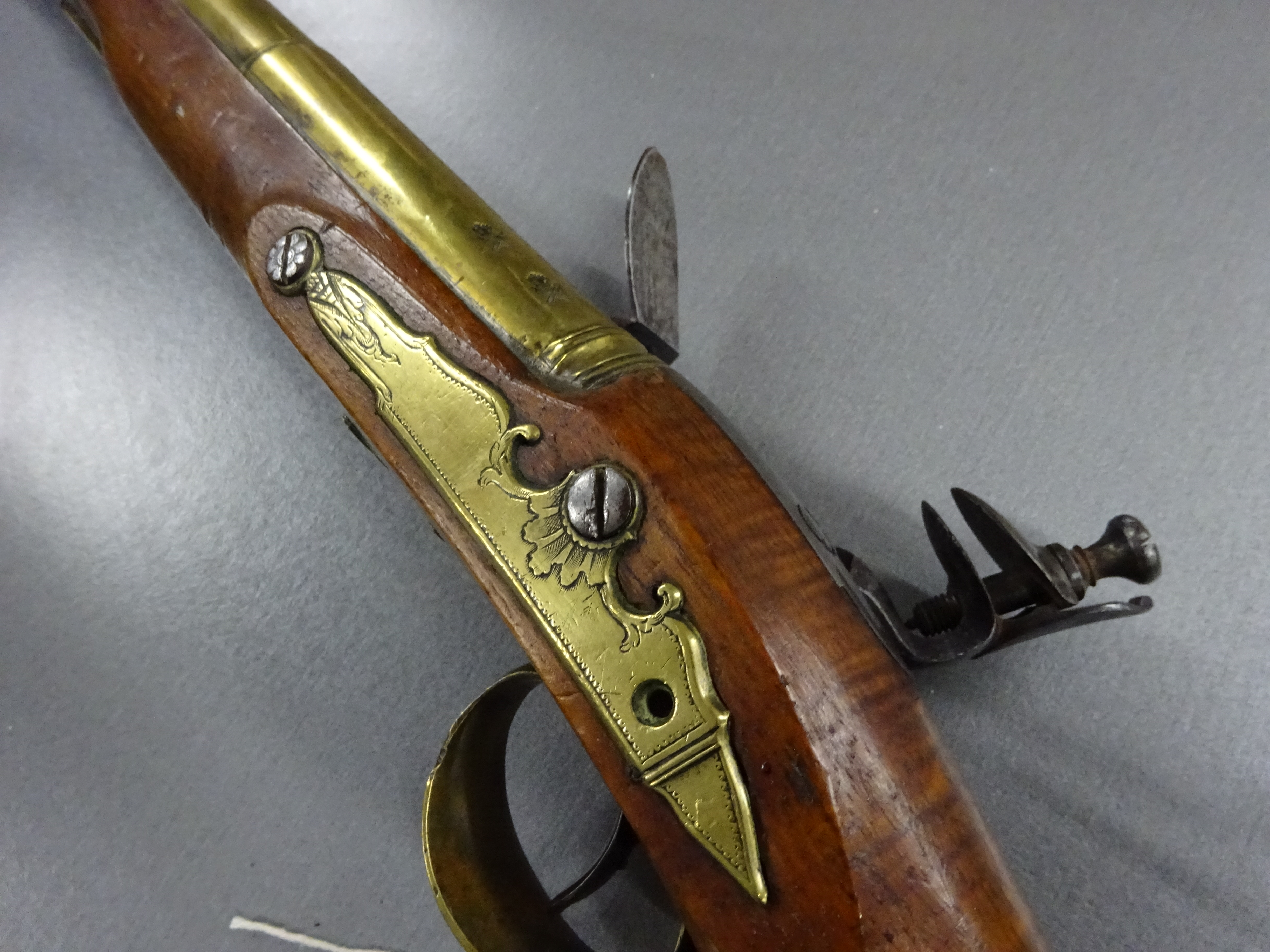 A small decorative Continental Blunderbuss Flintlock pistol with cast barrel and shagreen stock. - Image 7 of 8