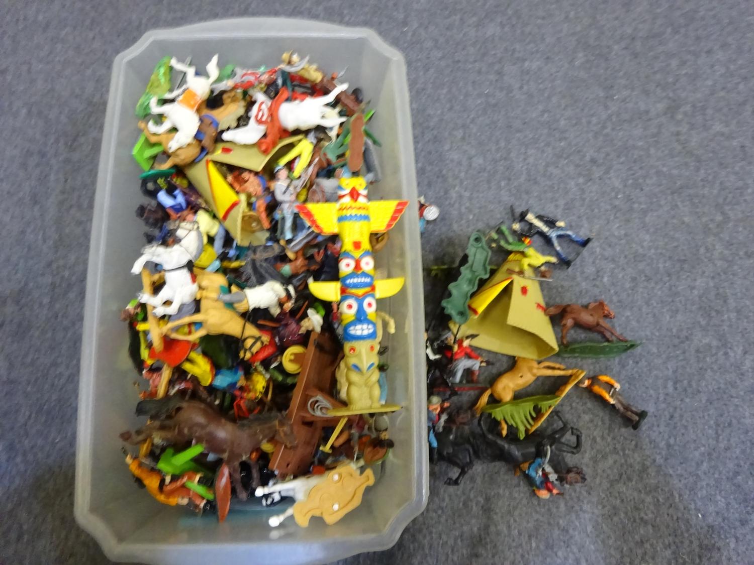 Two boxes of mixed Lego - 1.7 kg including boxes (8)