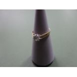9ct gold ladies ring with central C.Z stone, total weight 1.9g