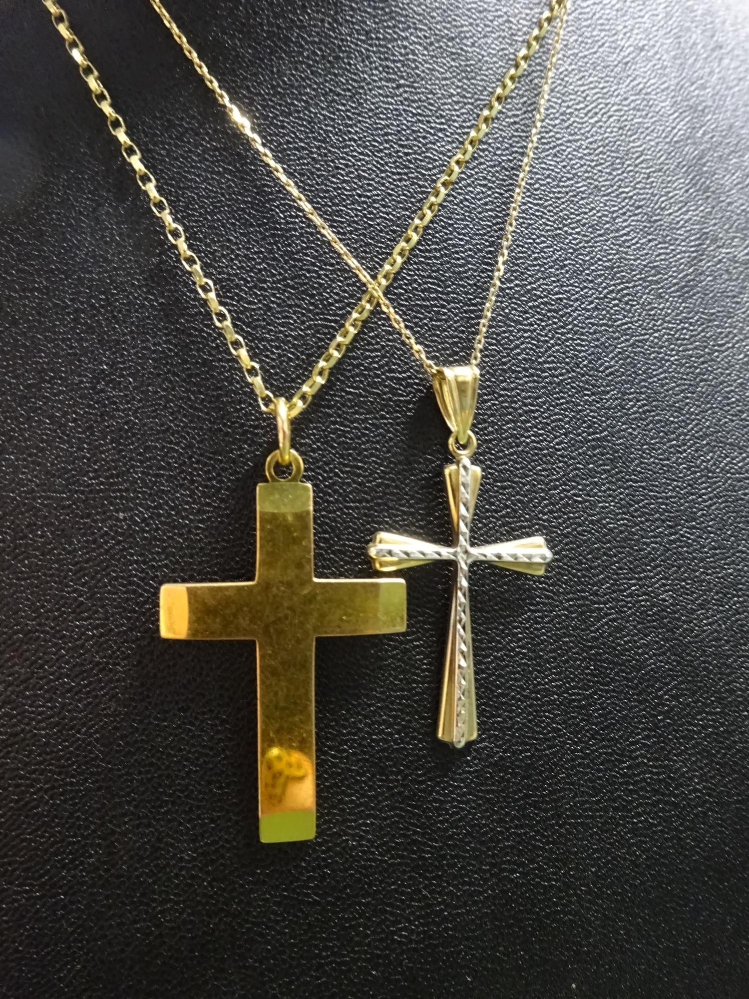 9ct gold crucifix on circle ink chain, white metal detail, and two further examples, weight 10g (4) - Image 2 of 3