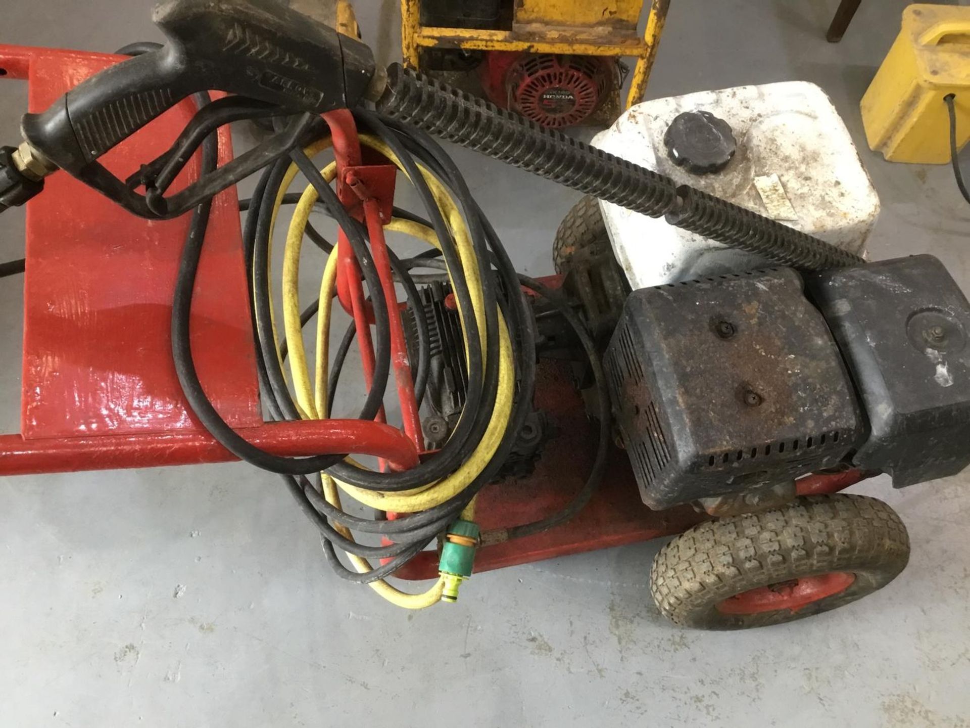 Honda petrol pressure washer with Honda engine - in good working order - Image 2 of 3