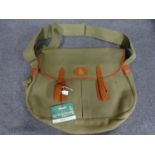 (D) Vintage 'WORCESTERSHIRE' fly fishing bag