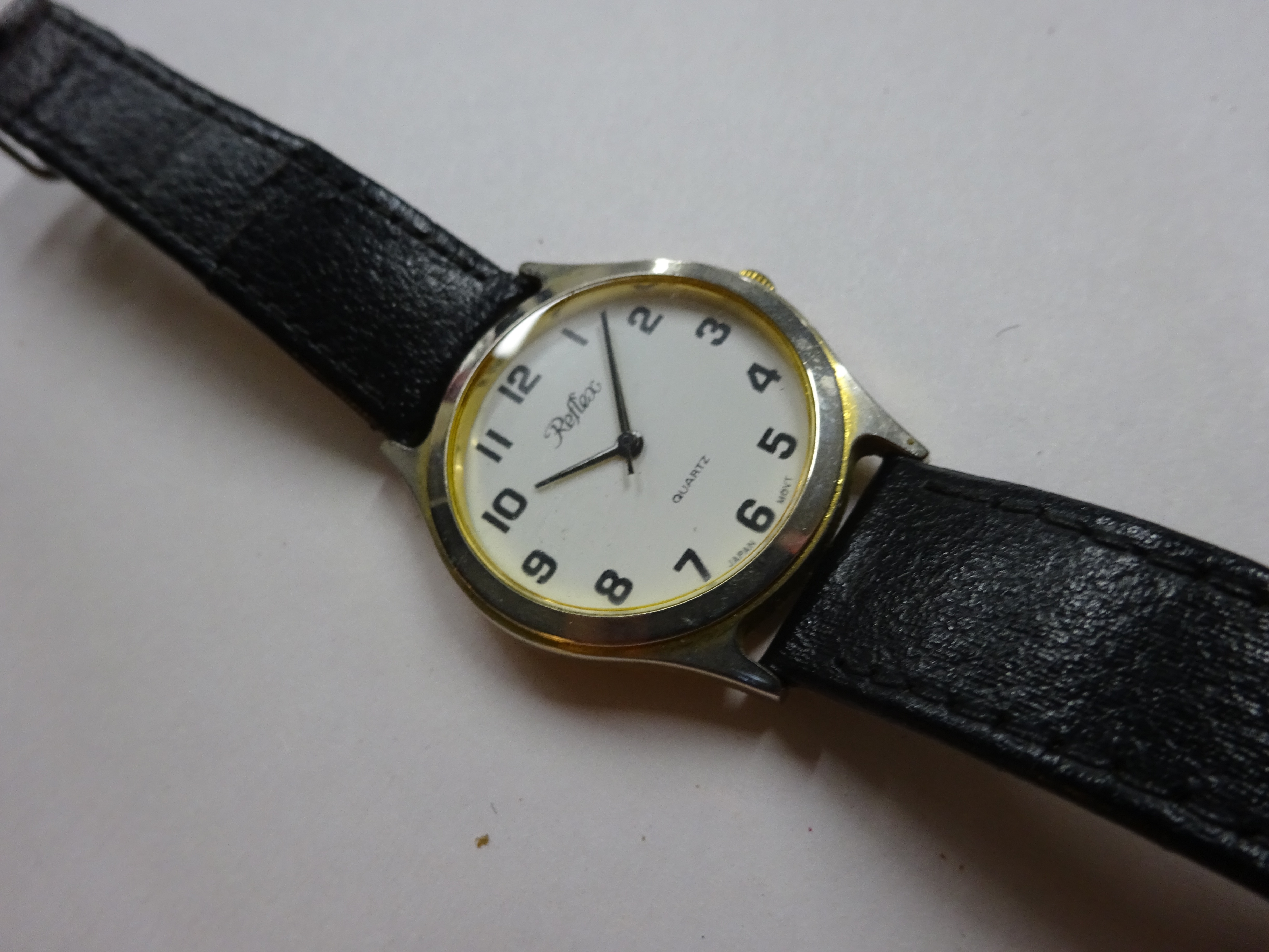 Reflex gent's quartz wristwatch with white dial, black numerals, japan movement, on leather strap - Image 2 of 4