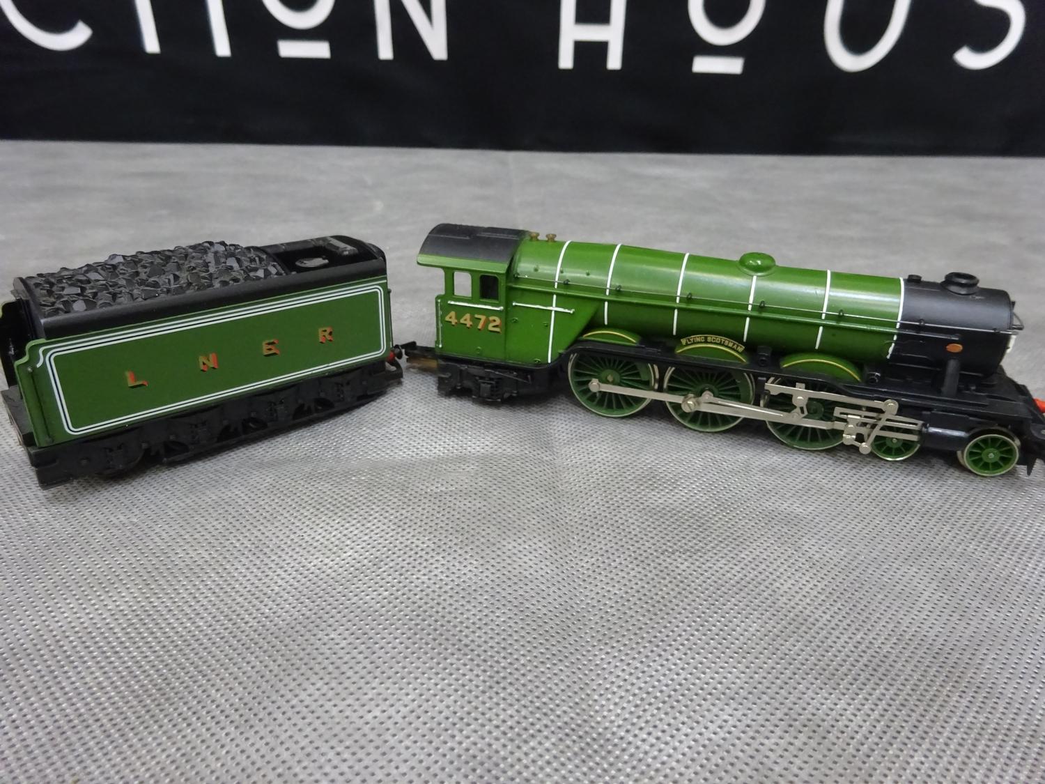 Hornby 'FLYING SCOTSMAN' & 'GOLDEN PLOVER' model trains - Image 3 of 3