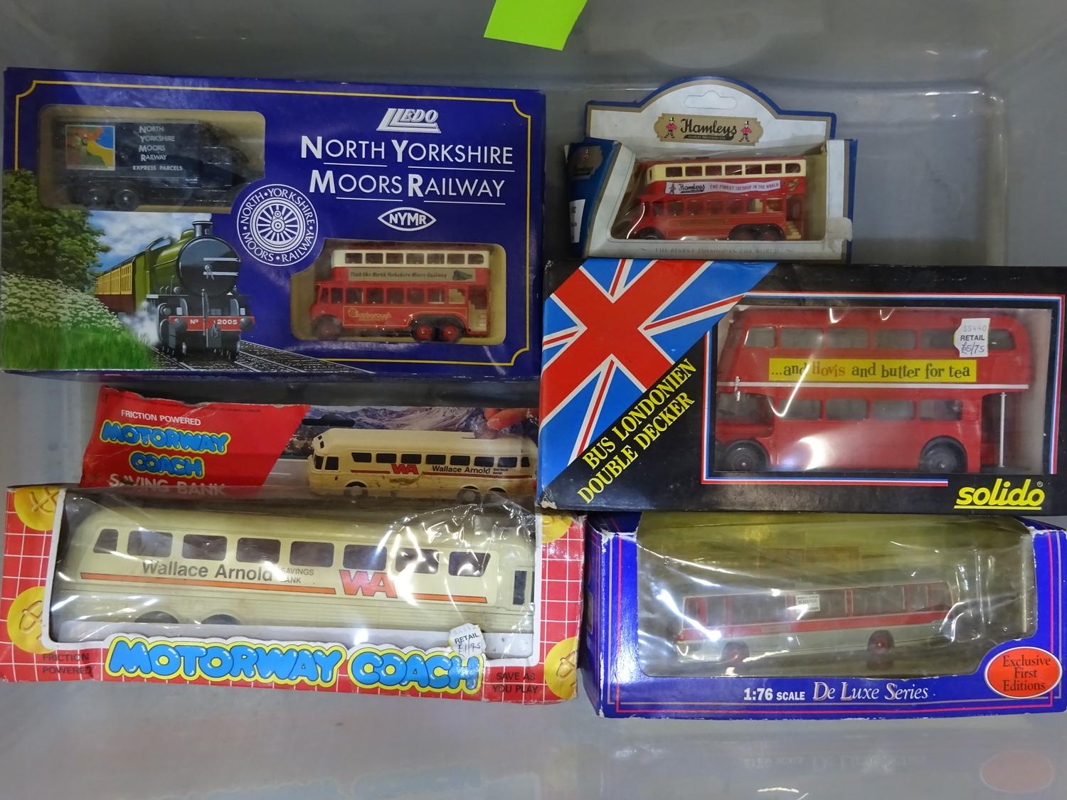 Model buses and coaches - various brands [5 items] (17)