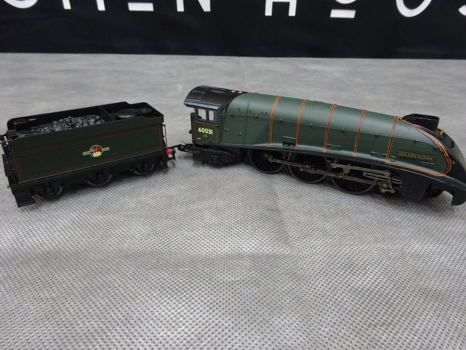 Hornby 'FLYING SCOTSMAN' & 'GOLDEN PLOVER' model trains - Image 2 of 3