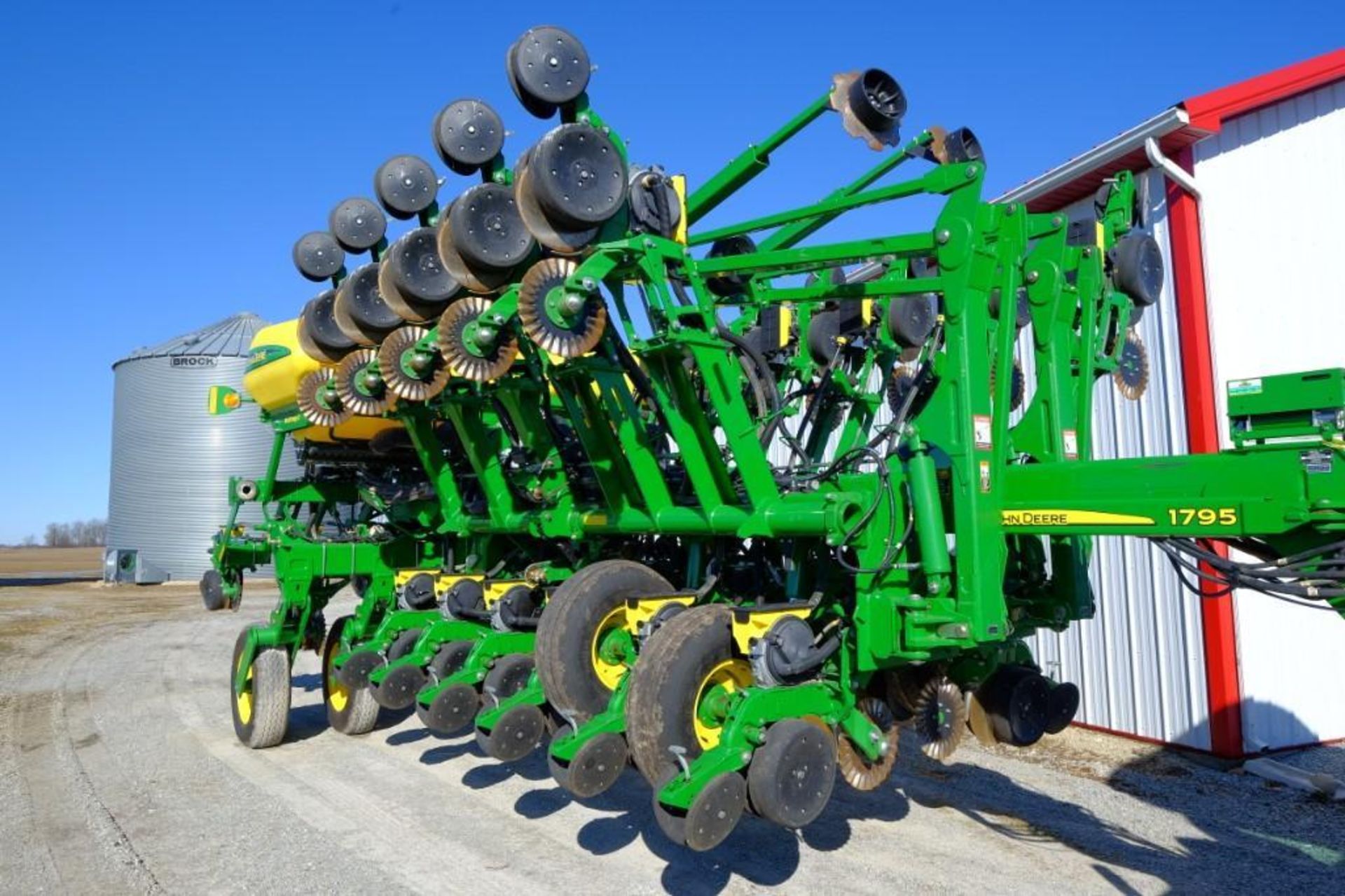 2015 JD 1795 Planter - Image 2 of 11