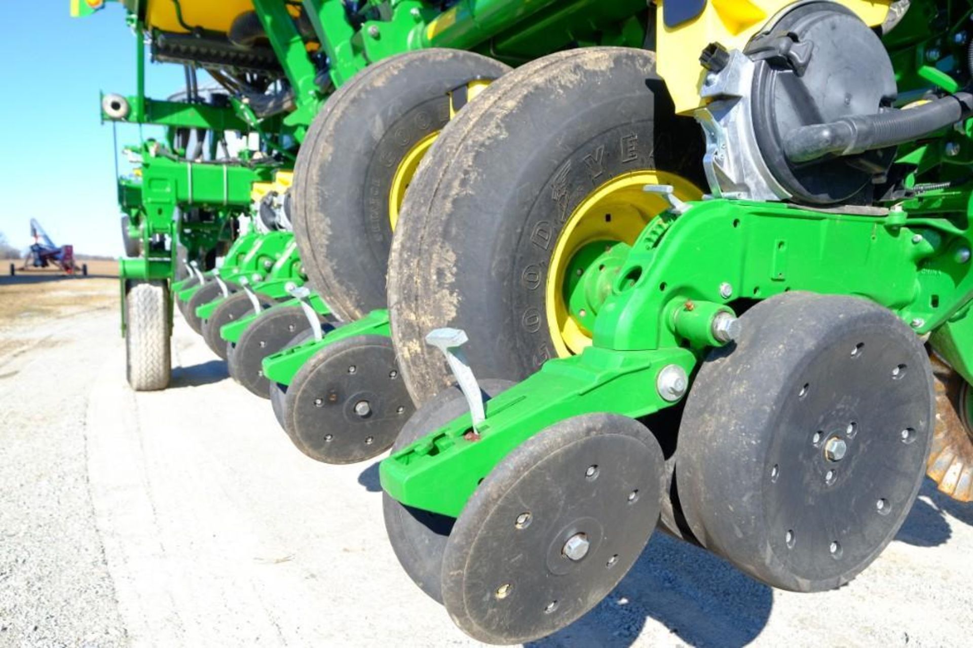 2015 JD 1795 Planter - Image 8 of 11