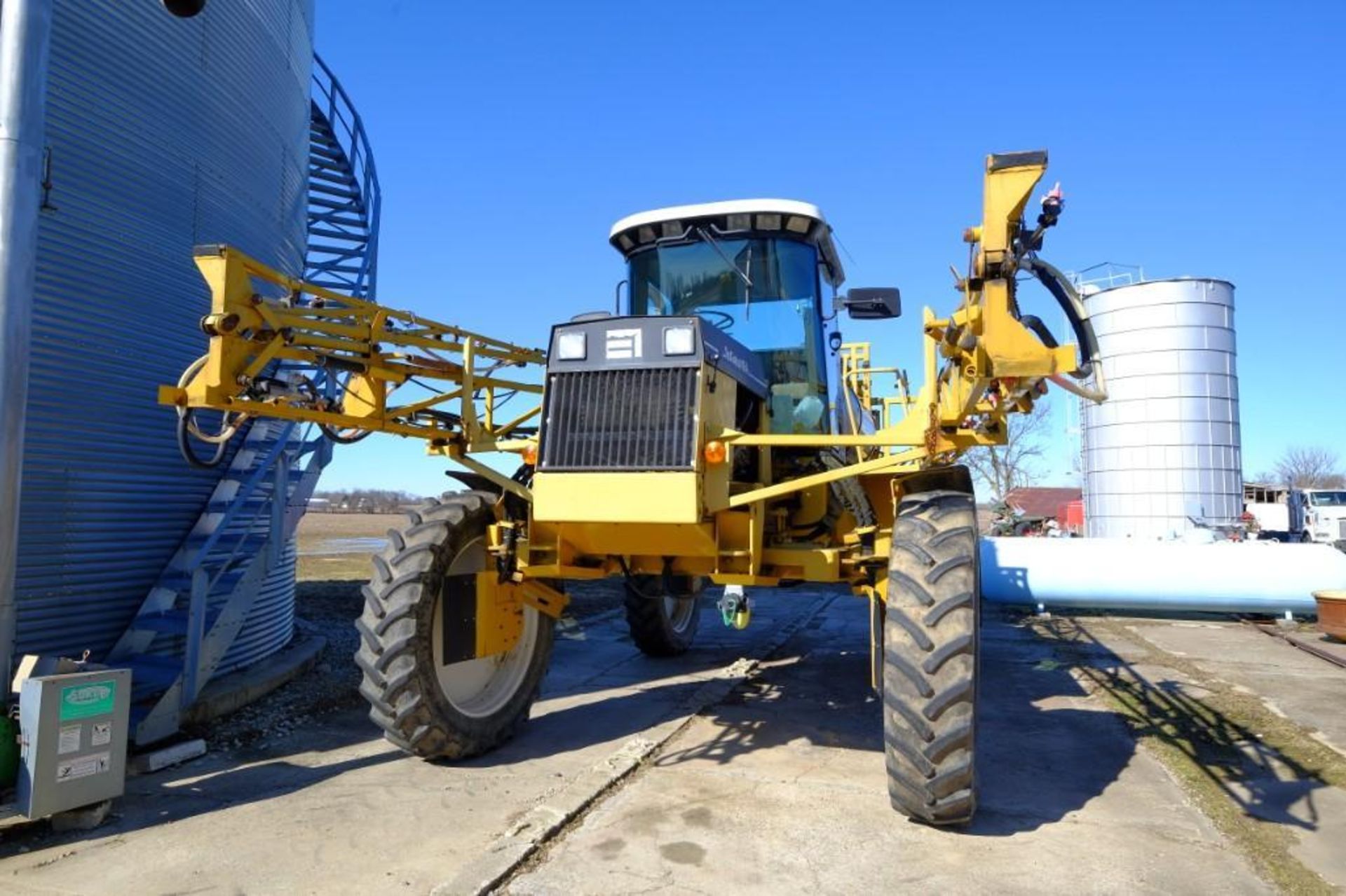 1999 AG Chem Rogator - Image 2 of 11