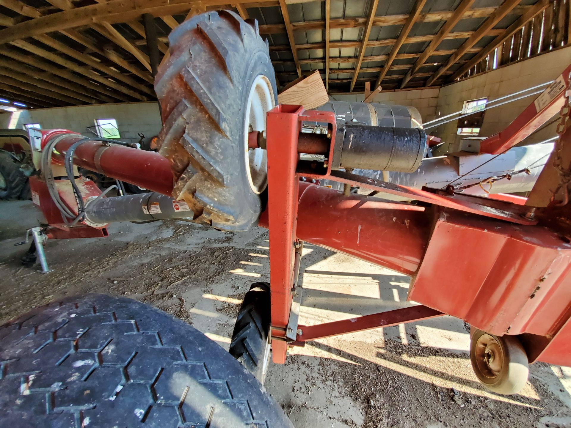 Mayrath 10''x60' Swing-a-Way Grain Auger - Image 4 of 6