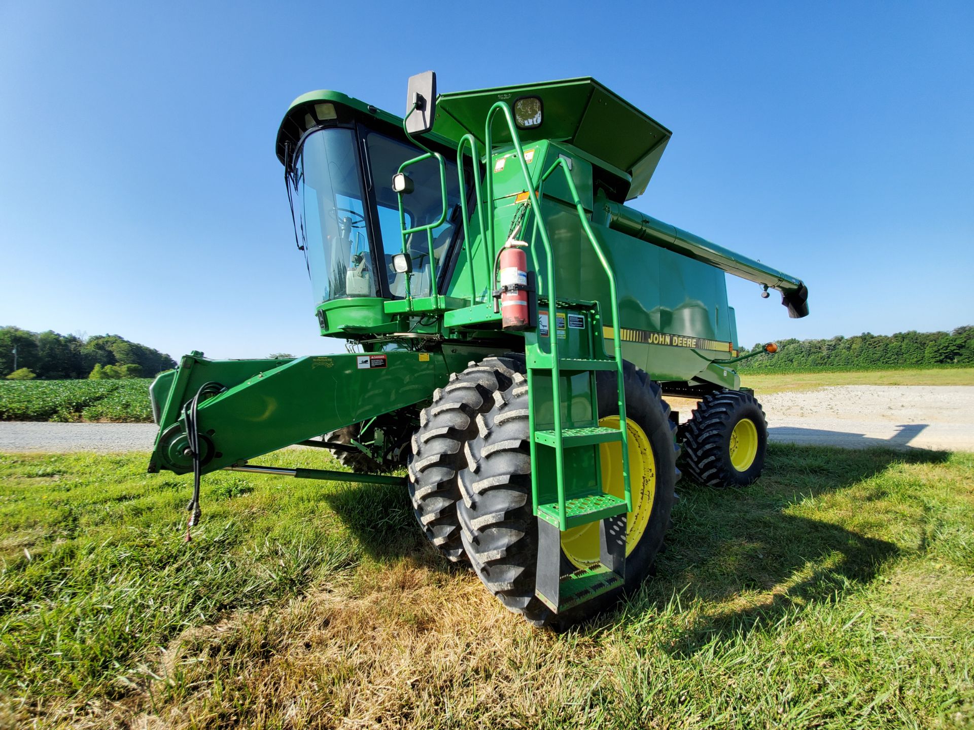 1997 John Deere 9600 Combine