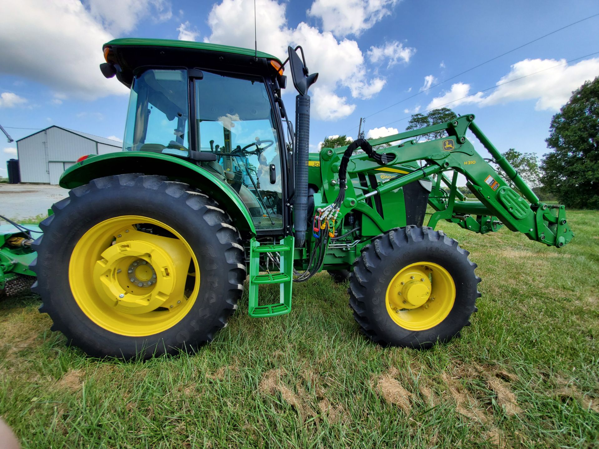 2015 John Deere 6140D