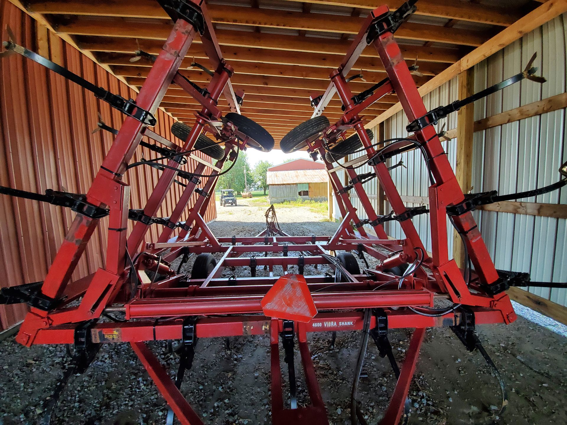 International 4600 Vibra-Shank Field Cultivator - Image 3 of 3