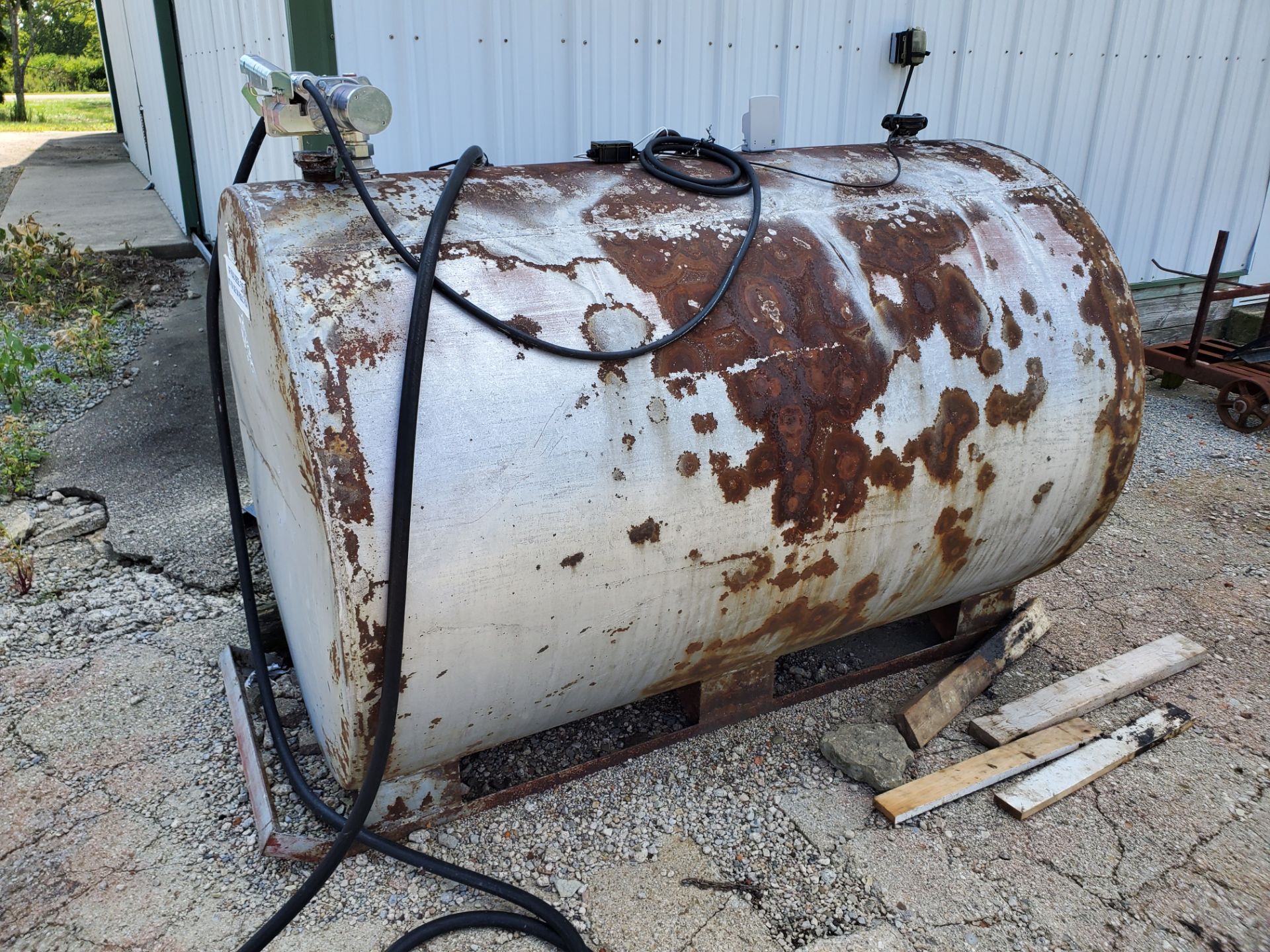 500 Gallon Fuel Tank (1 of 2)