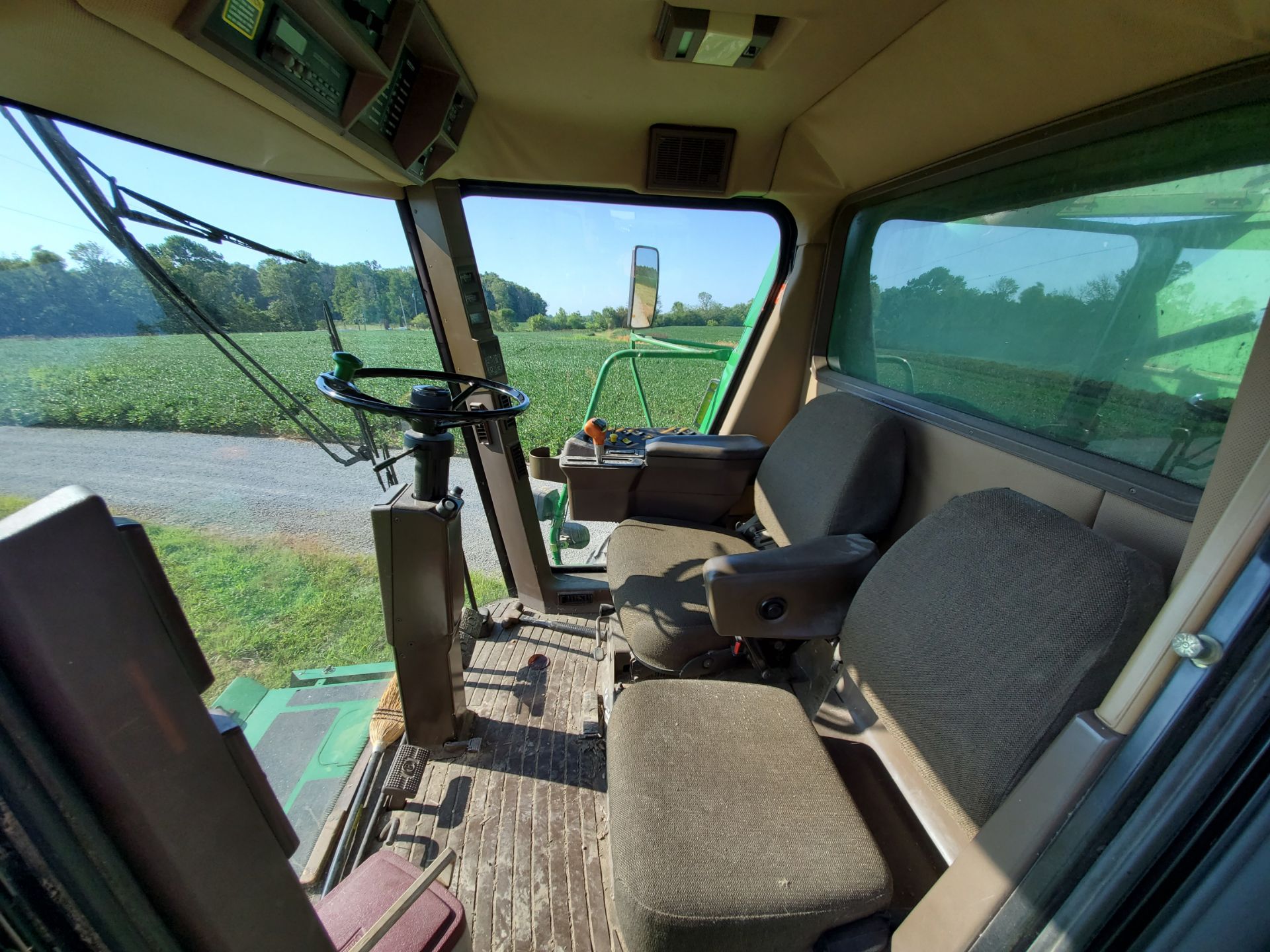 1997 John Deere 9600 Combine - Image 12 of 16