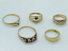 A selection of 9ct gold rings (Total Weight 10.8g)