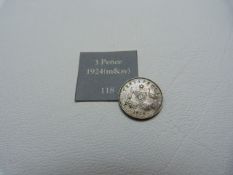 A1924 George V Australian three pence (AUNC)
