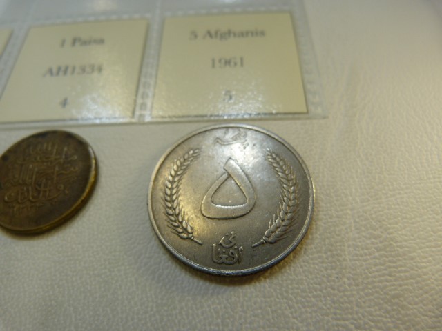 A Collection of Five coins from Afghanistan from 1895 to include ½ Afghani, 2 Afghani, 1 Piasa, 1 - Image 6 of 10