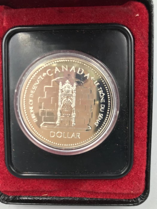 A Canadian proof coin In presentation Case RCMP GRC 1952 to 1977 Elizabet II One dollar.