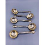 A set of five Reed and Barton Sterling silver soup spoons.(130g)