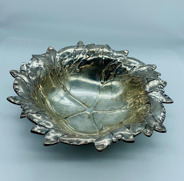 A White metal bowl on three feet - Image 3 of 3