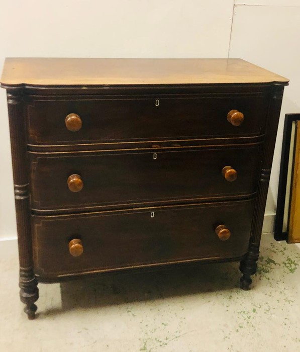 A Large three drawer chest with reeded column detailing. H 103 cm x 110cm W x 53cm D - Image 2 of 3