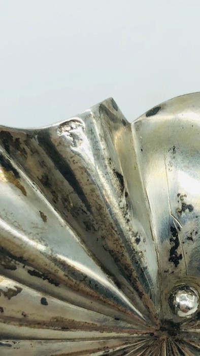 A Continental silver shell themed Chamberstick - Image 3 of 3