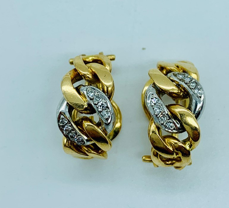 A pair of 18ct gold earrings (11.7g)