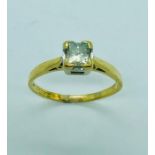 An 18ct yellow gold, single stone ring.